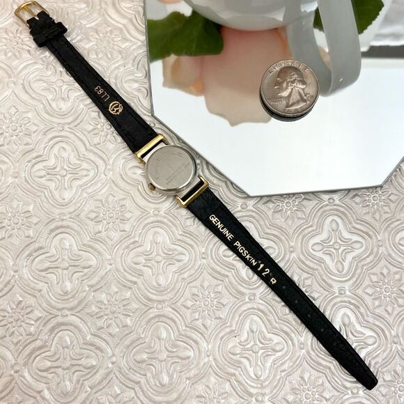 Vintage Oscar de la Renta Dainty Two-Tone Dress Watch with Flexible Lugs - Picture 10 of 16
